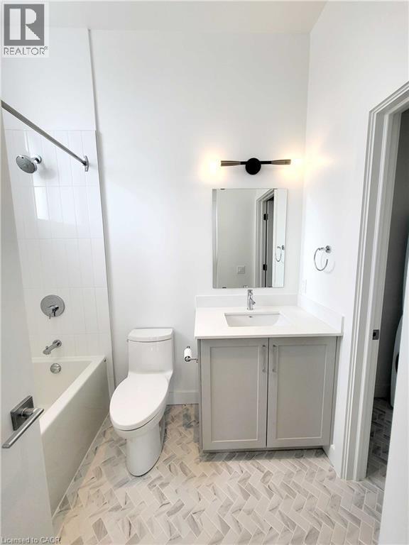 Photo - 75 Huron St