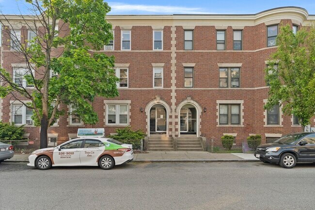 Photo - 70 Empire St Unit 1