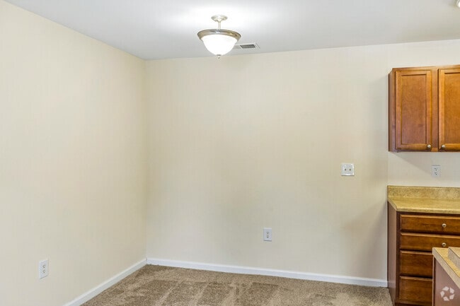 The Elm - 1 BR, 1 BA - 720SF - Dining Room - Heritage Forest I