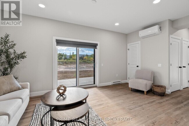 Photo - 13 Moonlight Ct