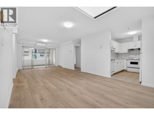 Photo - 5123 Joyce St Unité 202