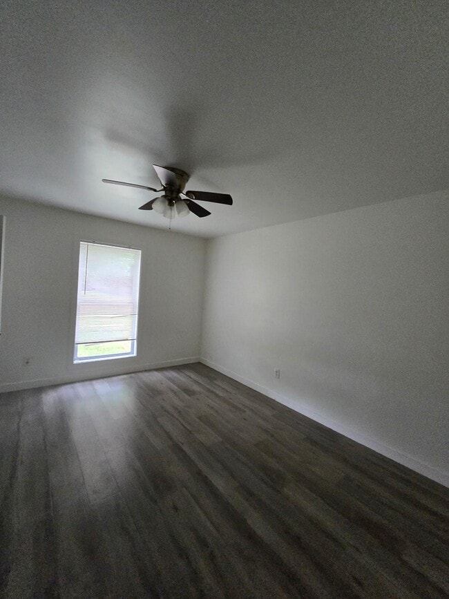 Photo - 5822 Reamer St