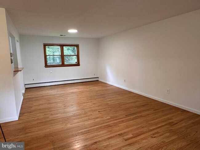 Photo - 60 Broad Ave