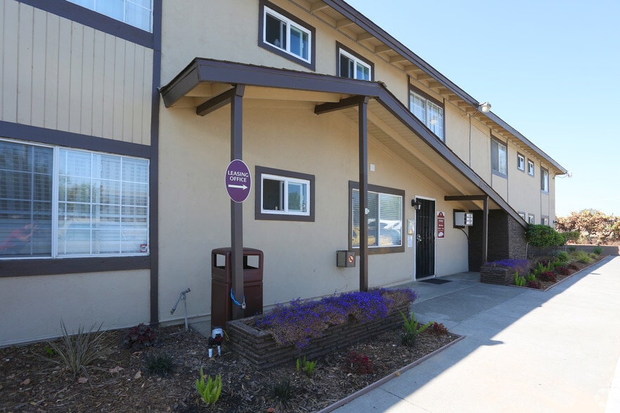 Leasing Office