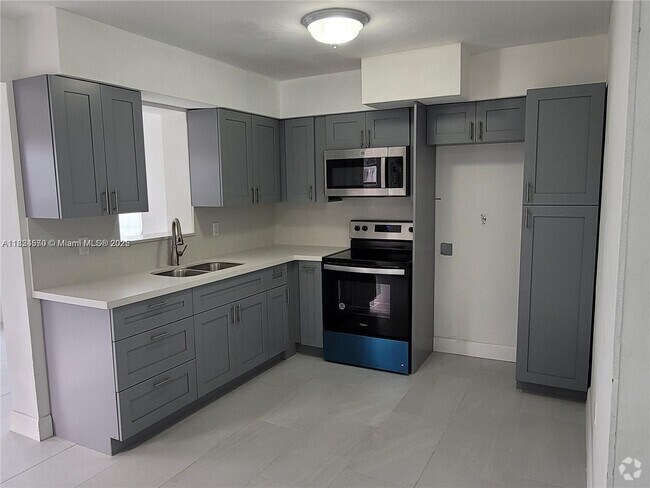 Building Photo - 7817 Panama St Rental