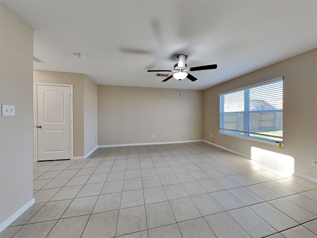 Photo - 729 Totem Trail Dr