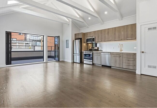 Photo - 1924 W Grand Ave