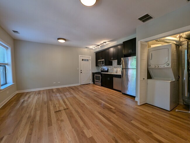 Photo - 2205 W Eastwood Ave Unidad 2203-2SE