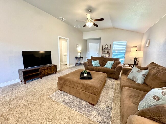 Photo - Furnished Rental 3 bed 2 bath Minimum of 30-day stay