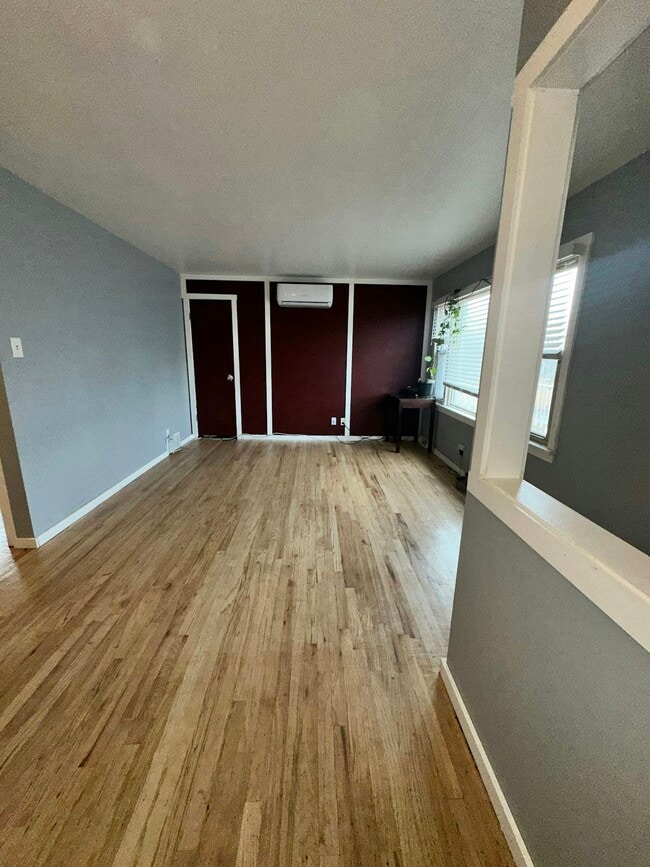 Photo - 99 S Lamar St