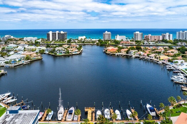 Building Photo - 3351 Spanish Trail Unit Apt 212