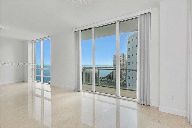 Photo - 218 SE 14th St Unidad TS206