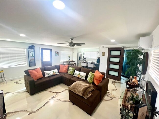 Photo - 1299 E Levee Dr