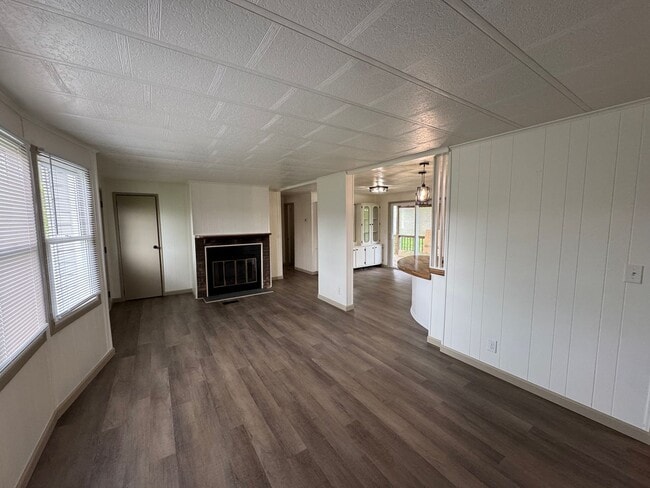 Photo - Renovated 3BR Home in Kingsport | Large Kitchen, W/D Included & Deck