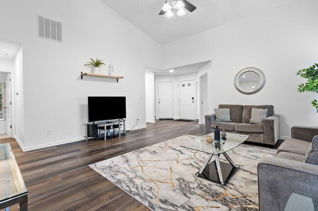 Building Photo - 13847 Catalina Dr Unit SI ID1285074P