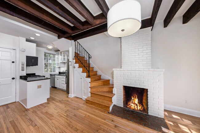 Photo - 1 Pomander Walk NW