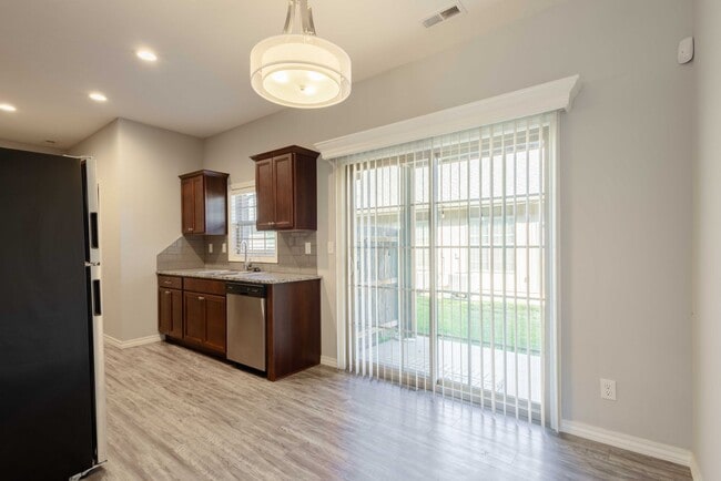Photo - NEW LUXURY 3 BED 2.5 BATH TOWNHOUSE!!!
