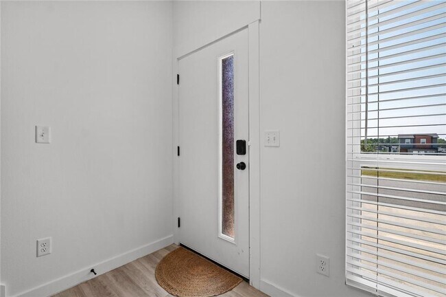 Photo - 990 Boardwalk Ave