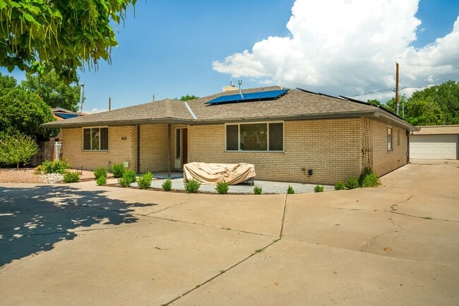 Photo - 1623 San Patricio Ave SW