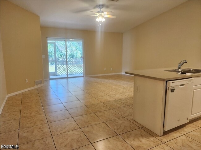 Photo - 415 NE 25th Ave