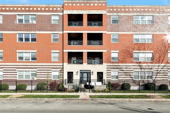 Building Photo - 6156 S Kenwood Ave