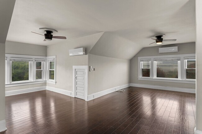 Photo - 531-535 W Juniper Street Unit 533 W Juniper Street