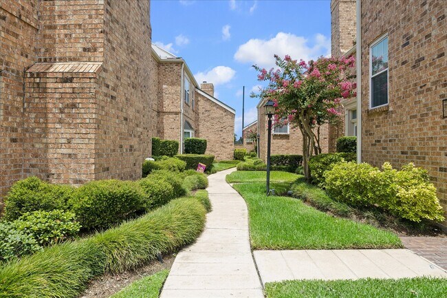 Photo - 600 Wilcrest Dr Unidad 57