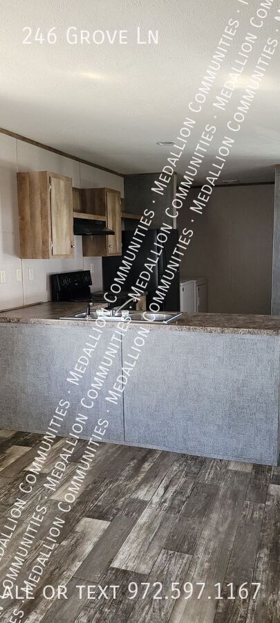 Photo - 246 Grove Ln