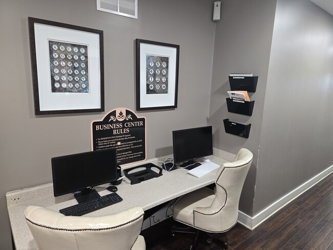 Photo - Country Oaks