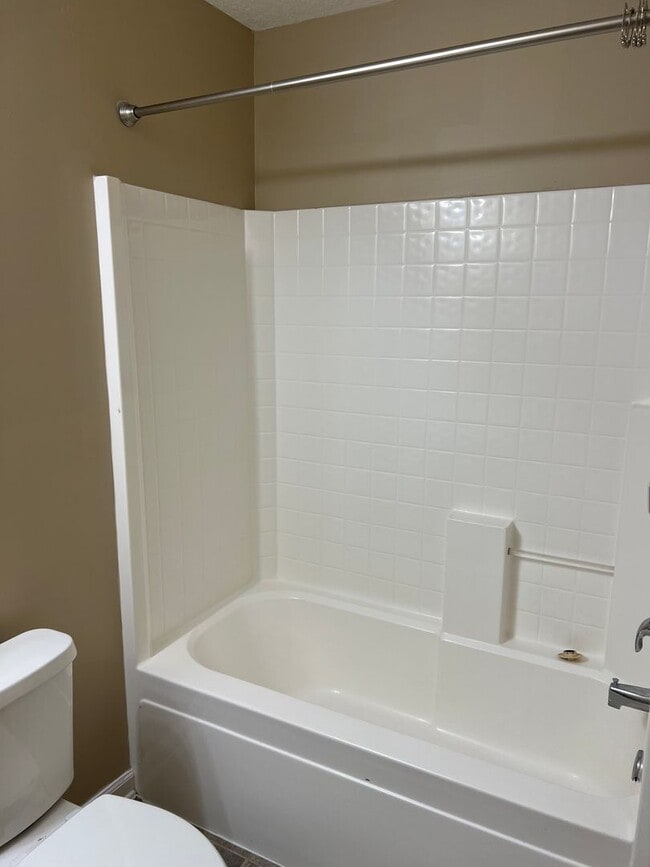 Photo - 204 Old Pond Dr
