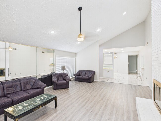 Photo - 7611 Hopewell Ln