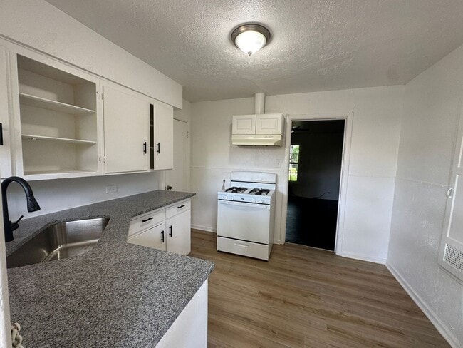 Photo - 400-402 N. Jefferson Unit 402 N. Jefferson - 2