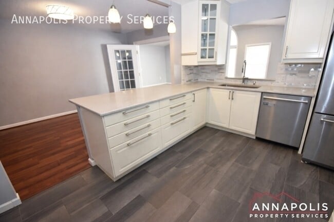 Photo - 1027 Springhill Way