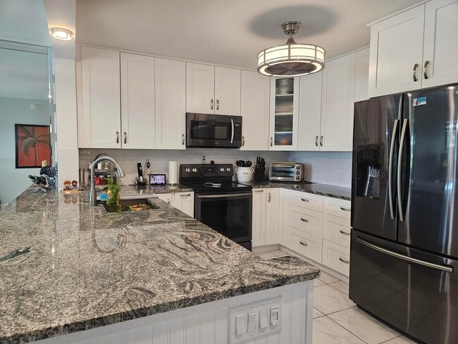 Photo - 18999 Stewart Cir