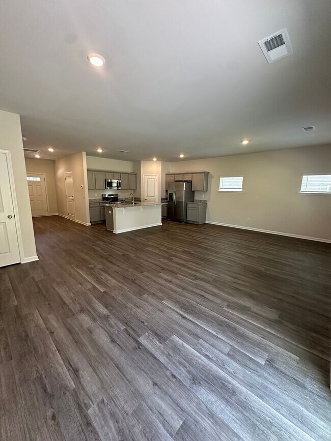 331 S Lake Ct