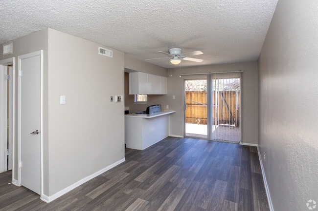 Photo - 1437 Cavender Dr