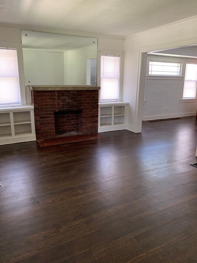 Photo - 5707 Euclid Ave E