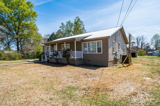 Photo - Move-In Ready 3BR/2BA Home in Graysville