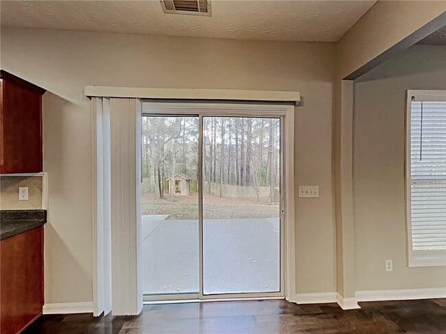 Photo - 365 Laurelton Cir