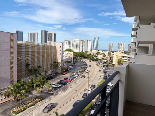 Building Photo - 401 Golden Isles Dr Unit 716