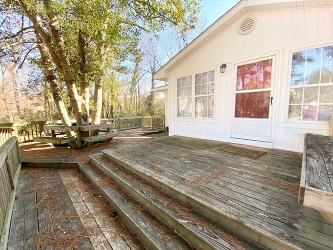 Photo - 2 Bedroom Home w/ a huge deck and yard