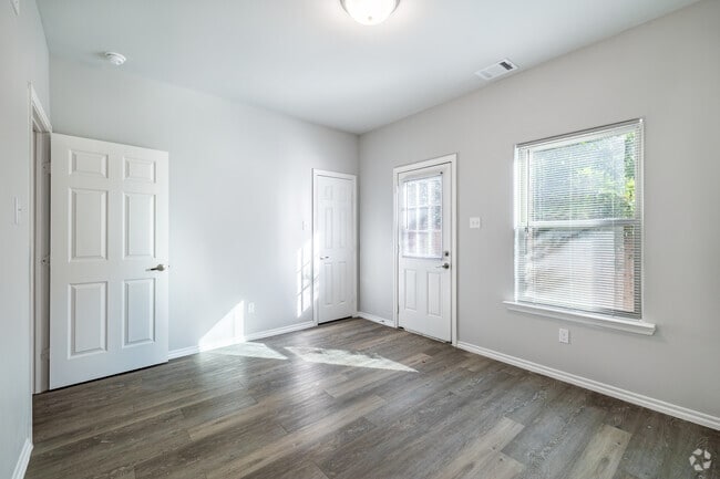 3BR, 2BA - 1,137SF - Primary Bedroom