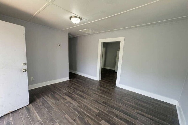 Photo - 730 Searcy Ave
