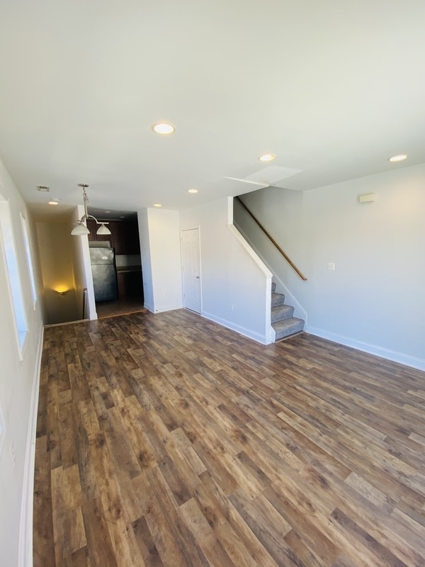 Photo - 1600 Light St