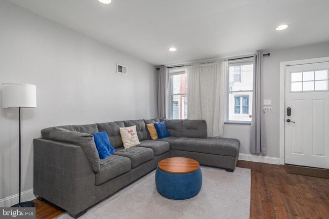 Photo - 2012 Pierce St