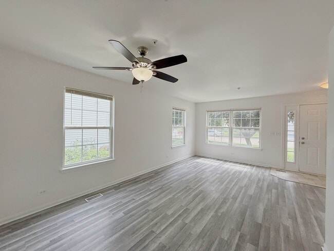 Photo - 2554 Dickens Dr