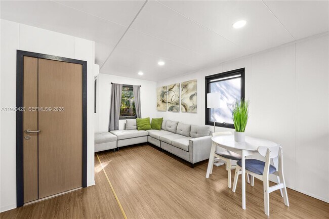 Photo - 5511 Woodland Ln