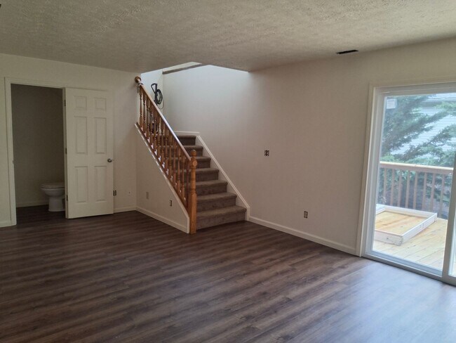 Photo - 122 Alderman Dr