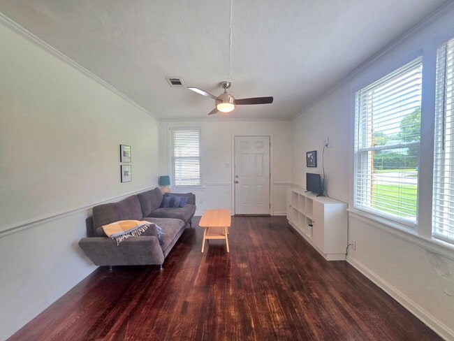 Photo - 1010 E Maxwell St