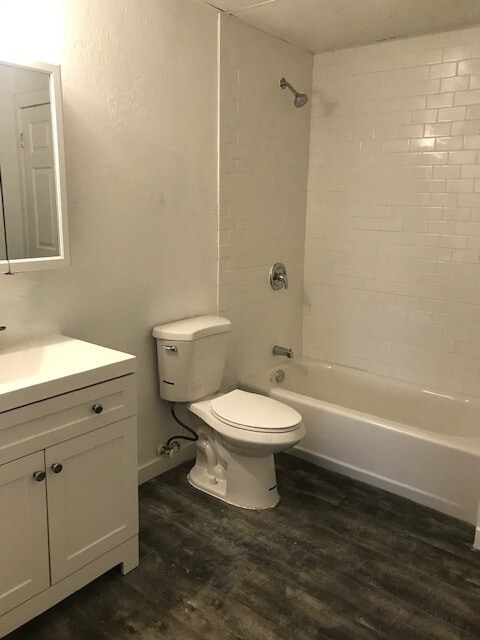 563 W 24th St Unit 1